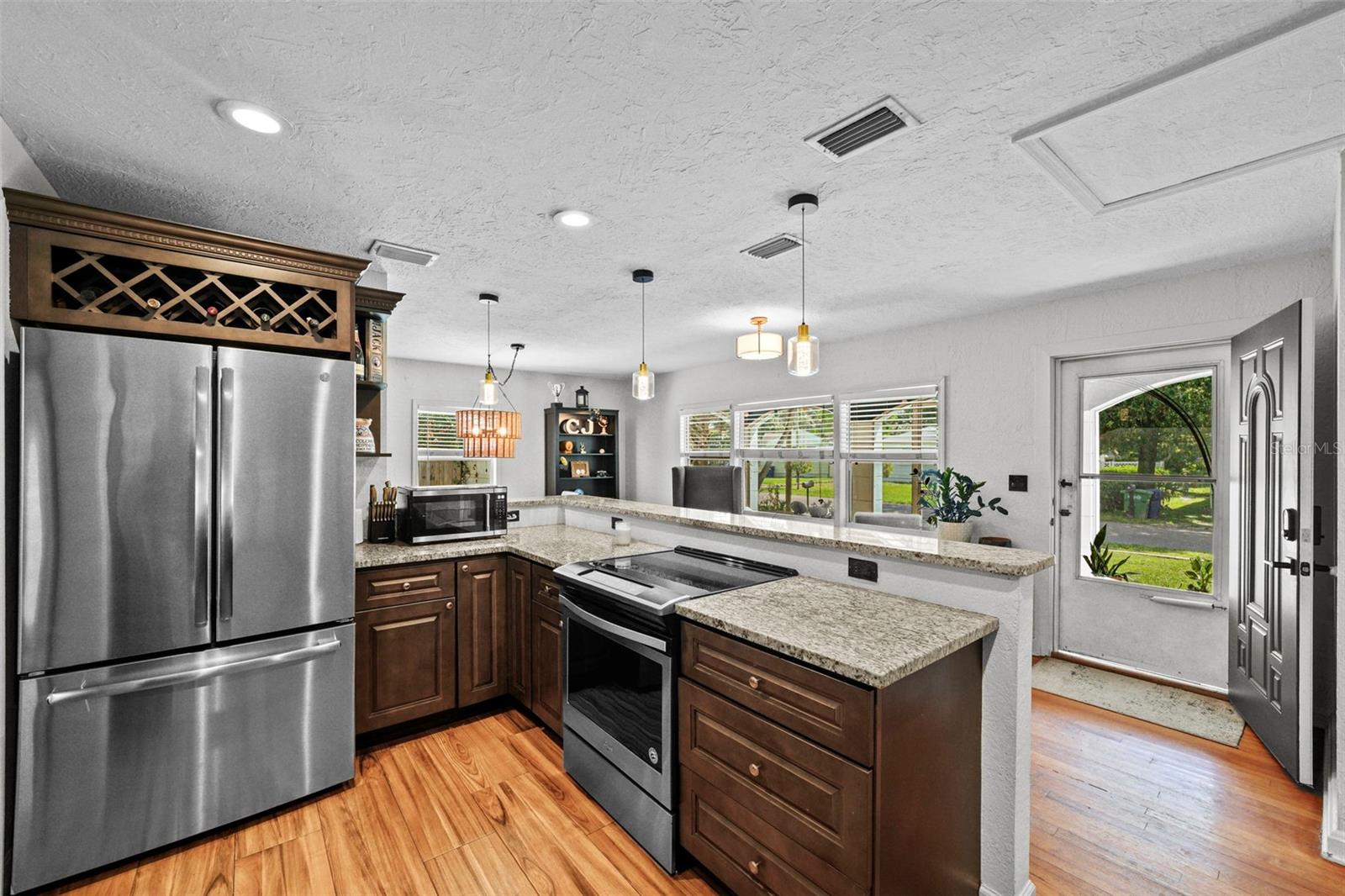 Image 6 of 36 For 2519 Emma Circle