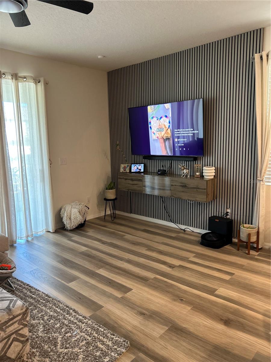 Image 3 of 16 For 714 Barclay Wood Drive