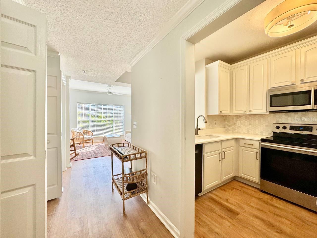 Image 3 of 33 For 800 Dakota Avenue 218