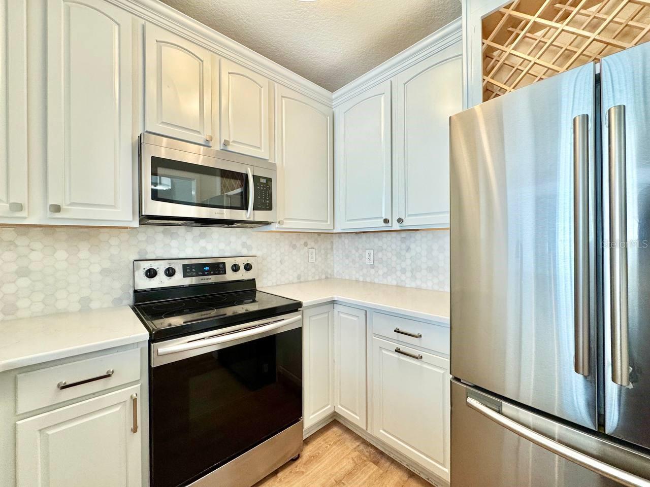 Image 7 of 33 For 800 Dakota Avenue 218