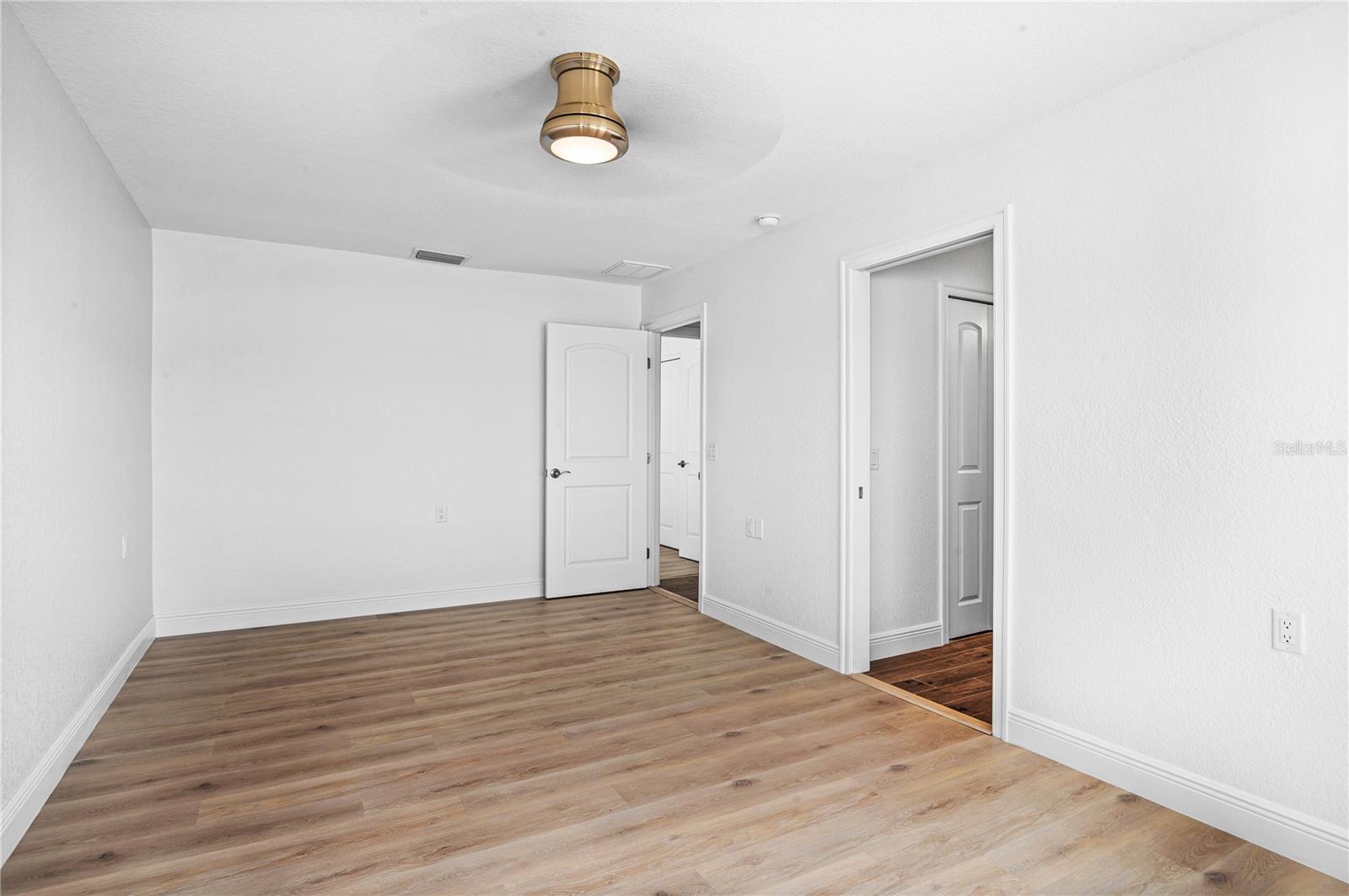 Listing photo id 14 for 1491 Sea Gull Drive S