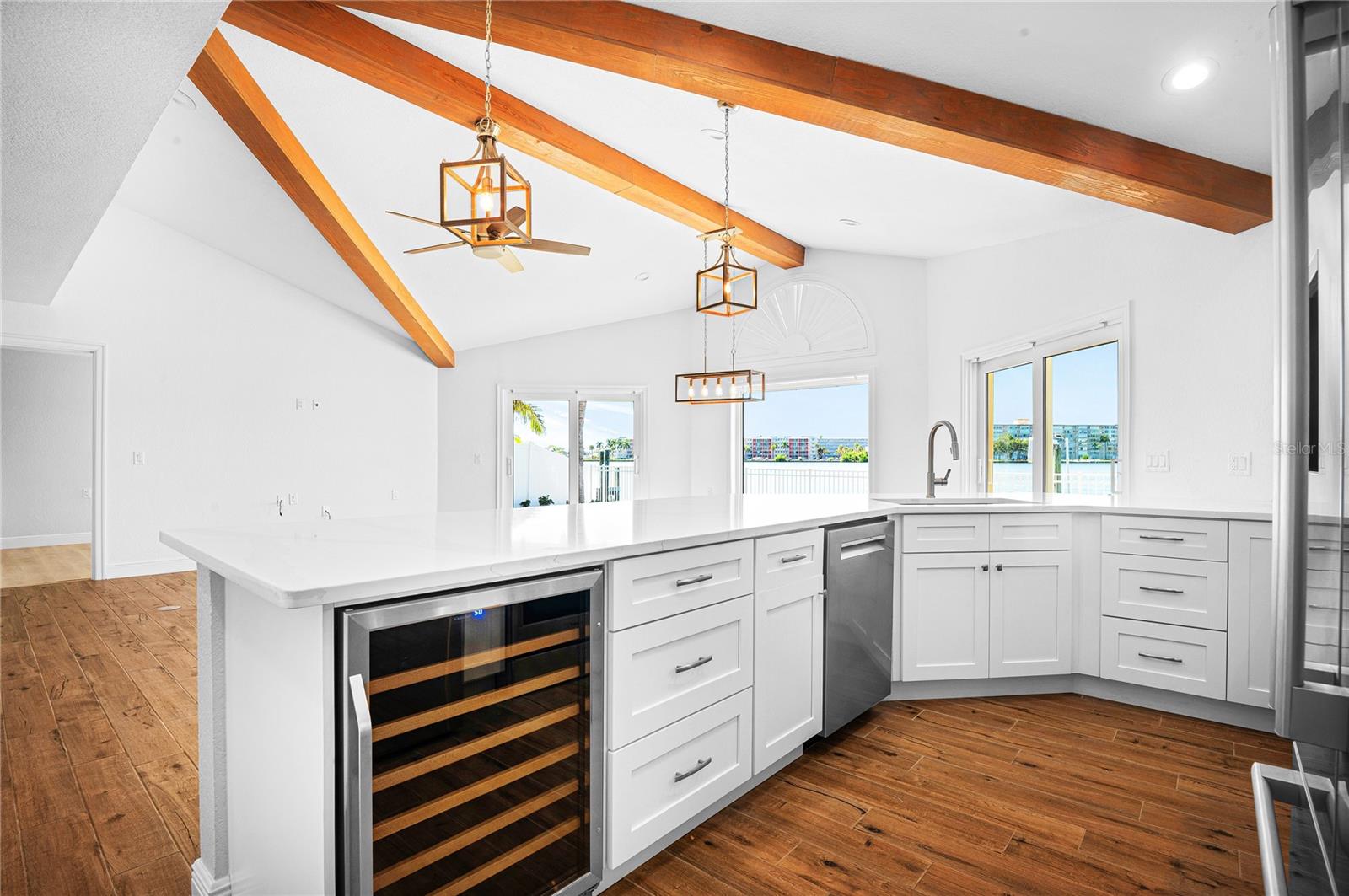 Listing photo id 18 for 1491 Sea Gull Drive S