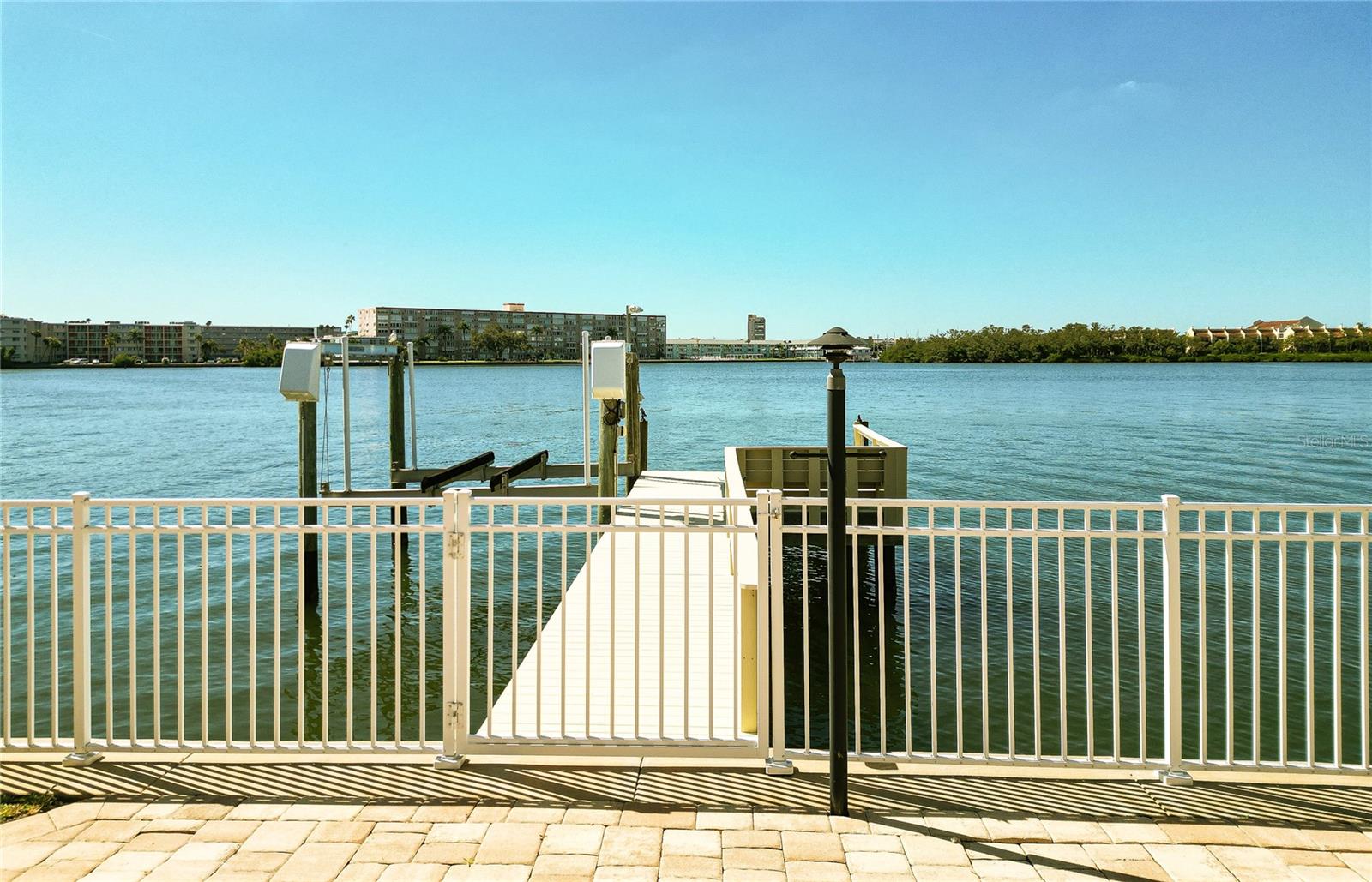 Listing photo id 21 for 1491 Sea Gull Drive S