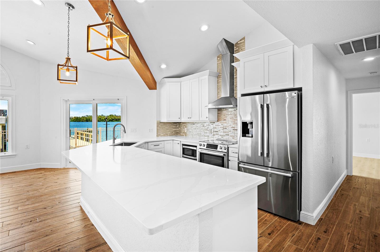 Listing photo id 2 for 1491 Sea Gull Drive S