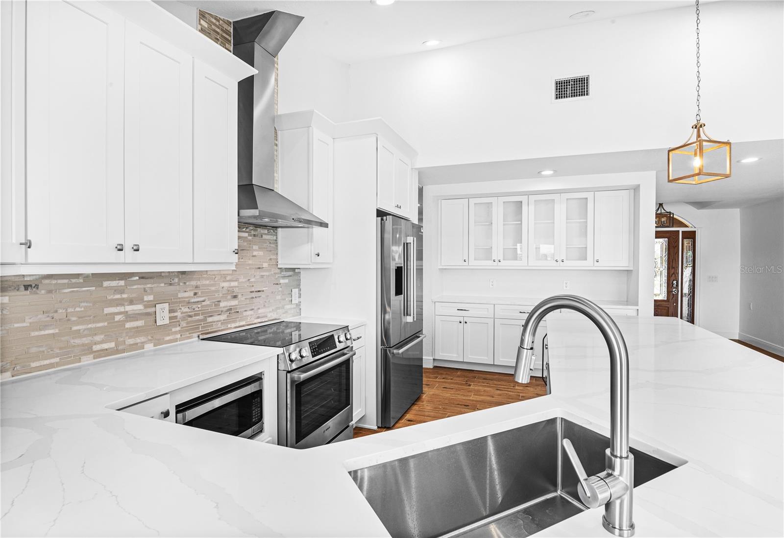 Listing photo id 4 for 1491 Sea Gull Drive S