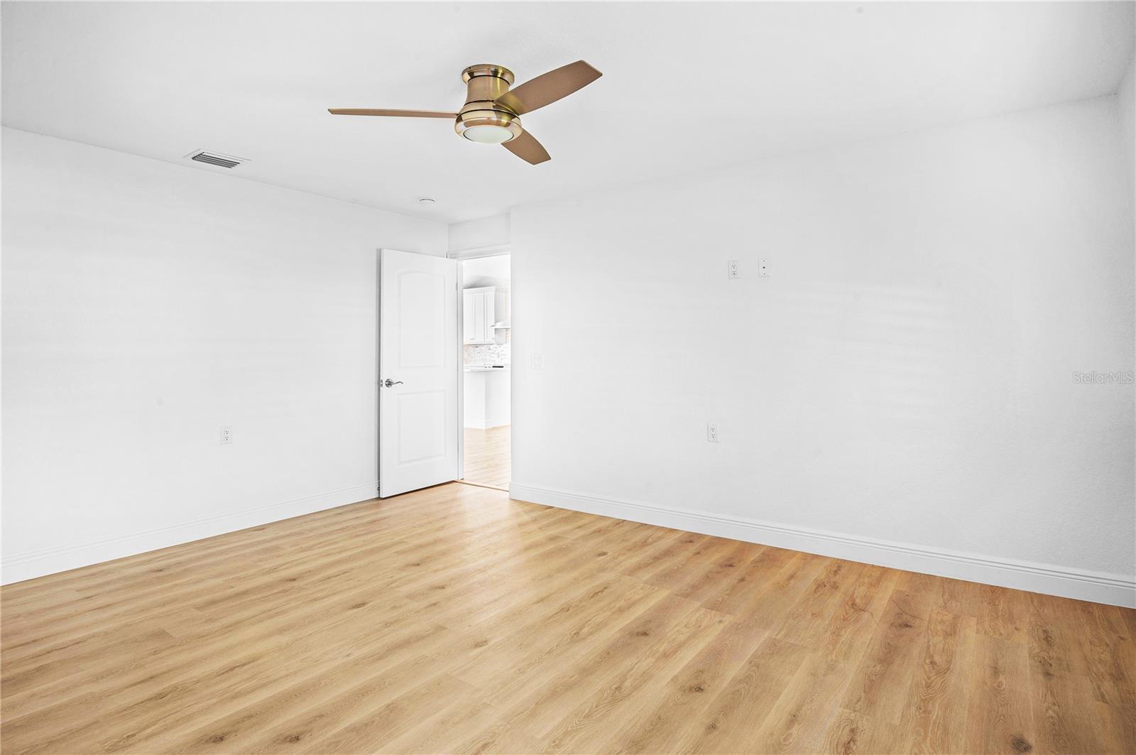Listing photo id 7 for 1491 Sea Gull Drive S
