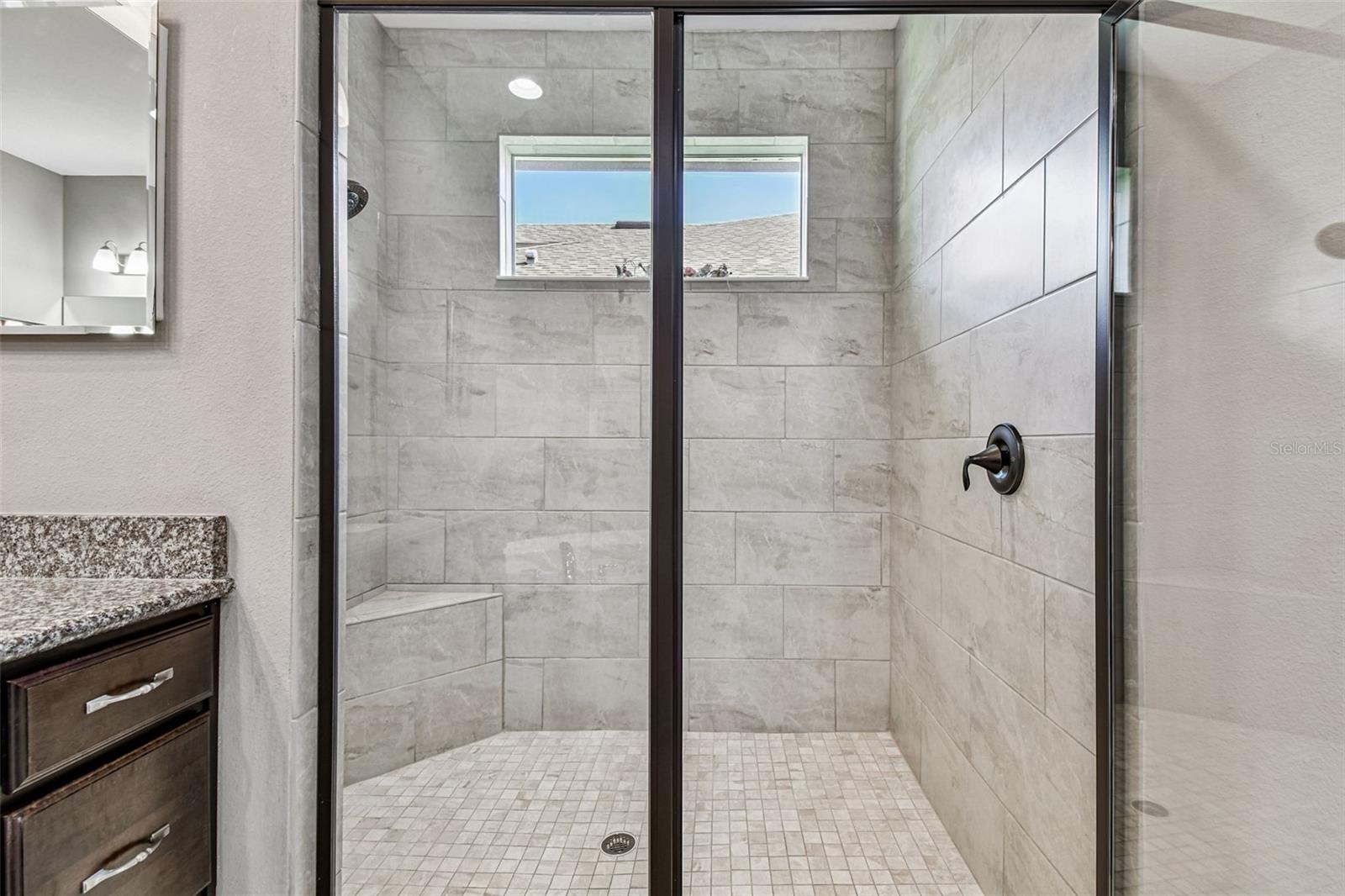 Listing photo id 24 for 2251 Highwood Court