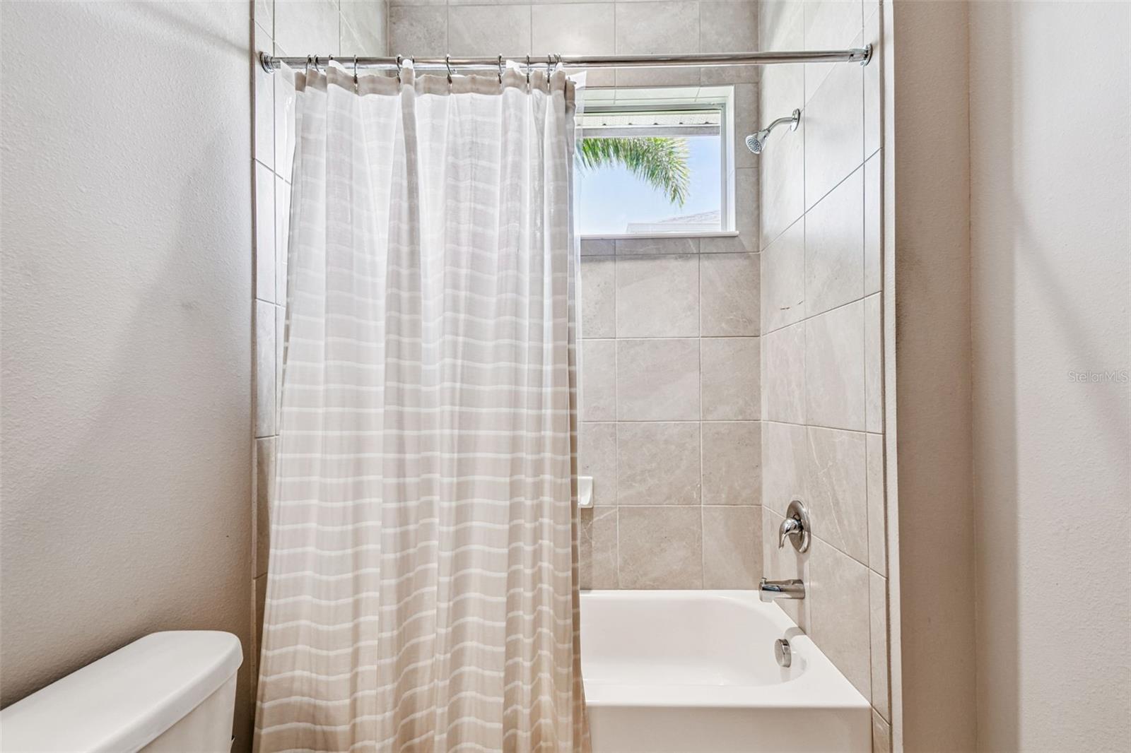 Listing photo id 28 for 2251 Highwood Court