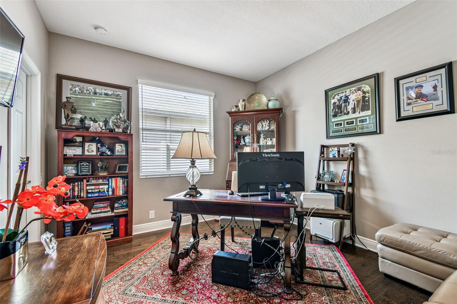 Listing photo id 31 for 2251 Highwood Court