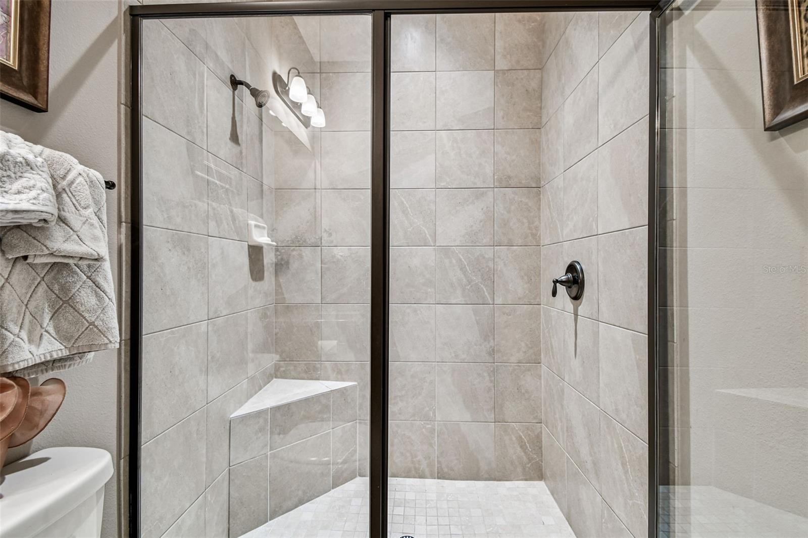 Listing photo id 34 for 2251 Highwood Court