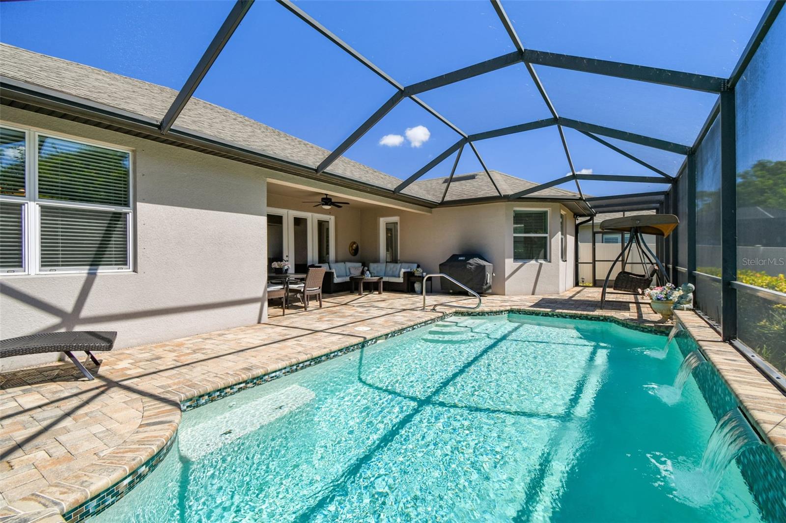 Listing photo id 40 for 2251 Highwood Court