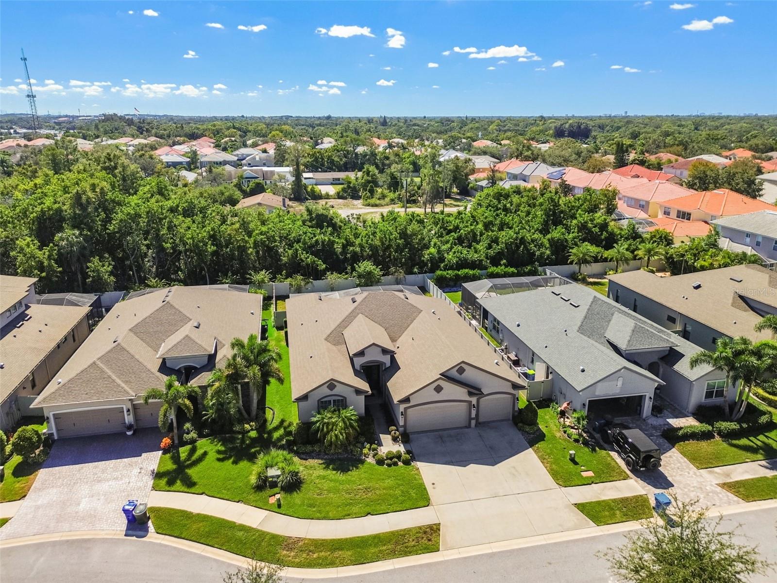 Listing photo id 47 for 2251 Highwood Court