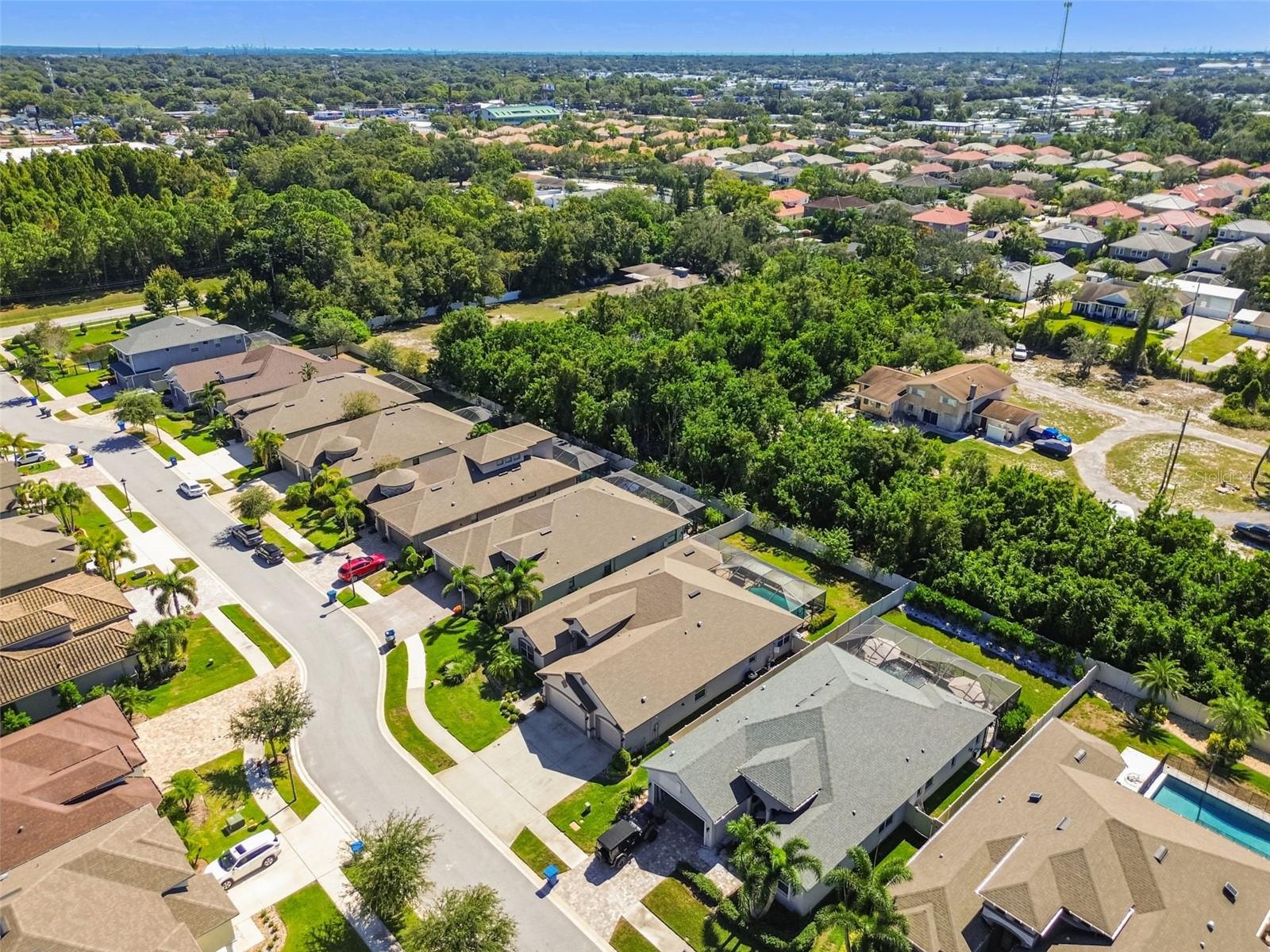Listing photo id 48 for 2251 Highwood Court