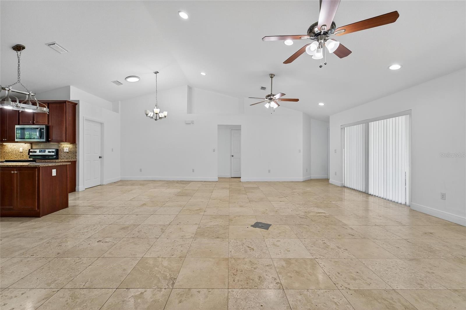 Image 18 of 74 For 16370 84th Terrace