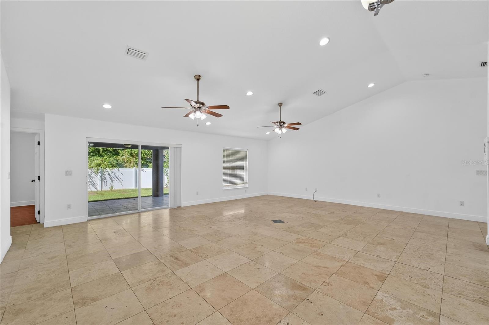 Image 21 of 74 For 16370 84th Terrace