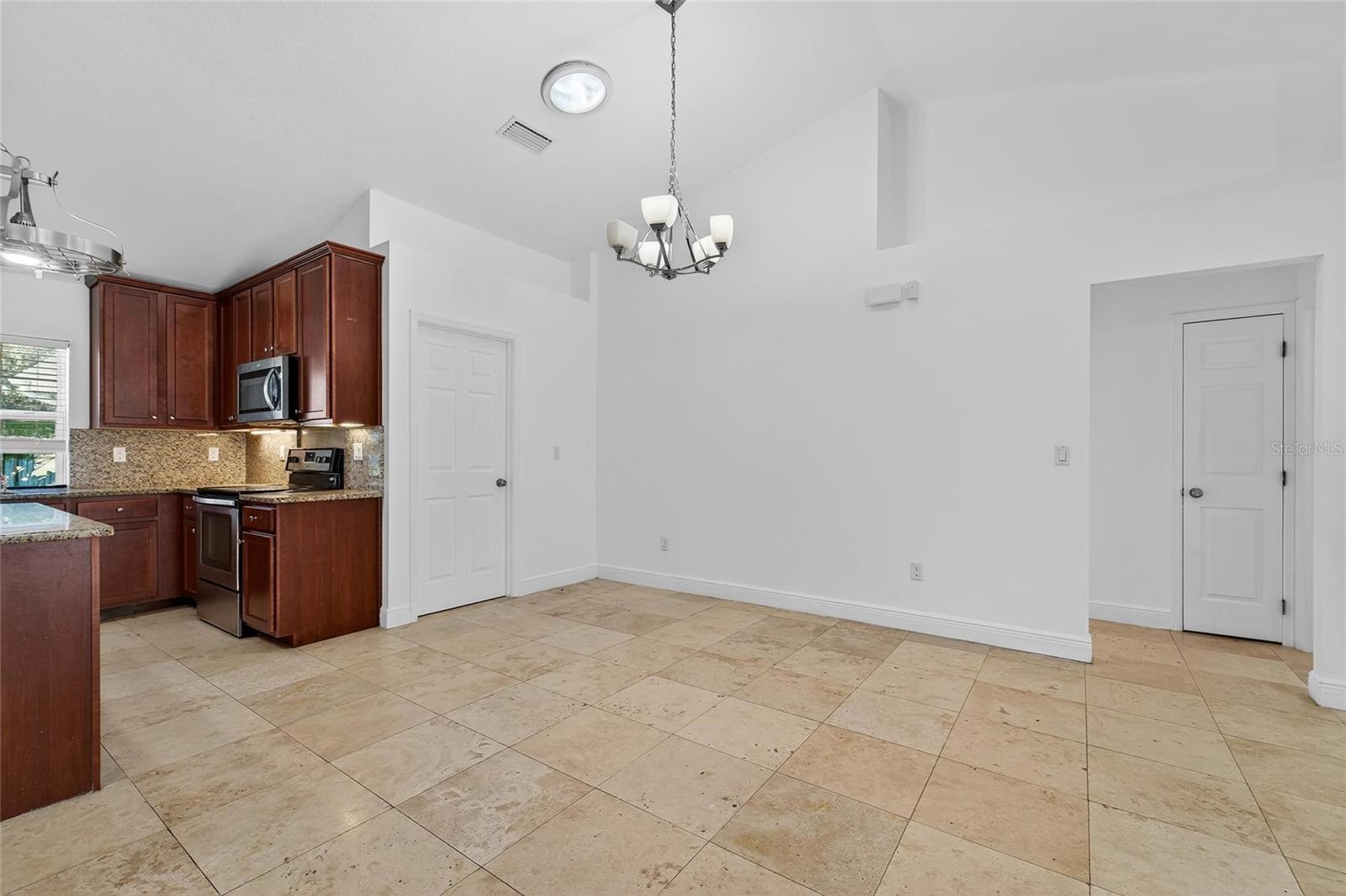 Image 23 of 74 For 16370 84th Terrace