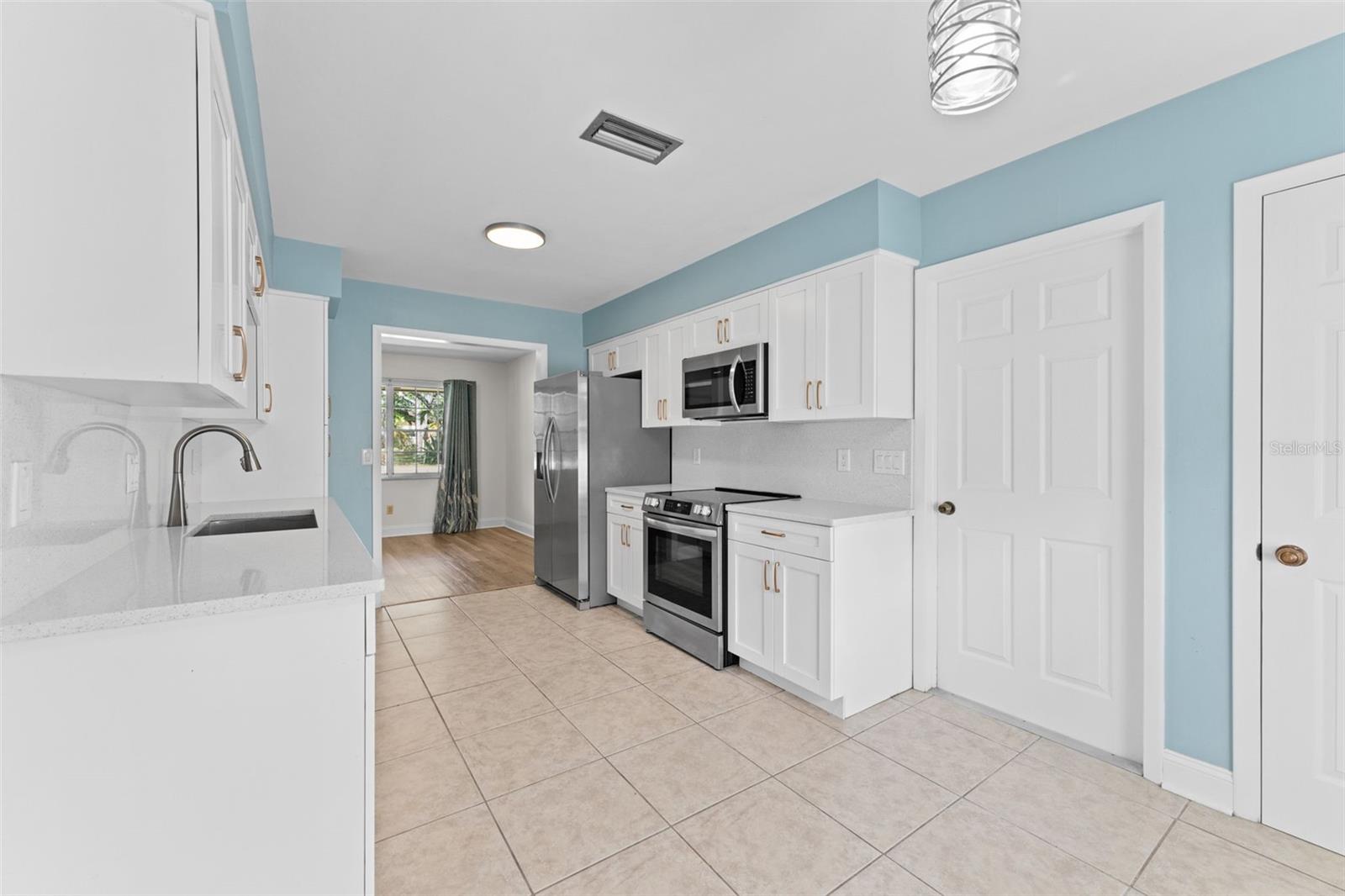 Image 14 of 40 For 1908 Village Avenue