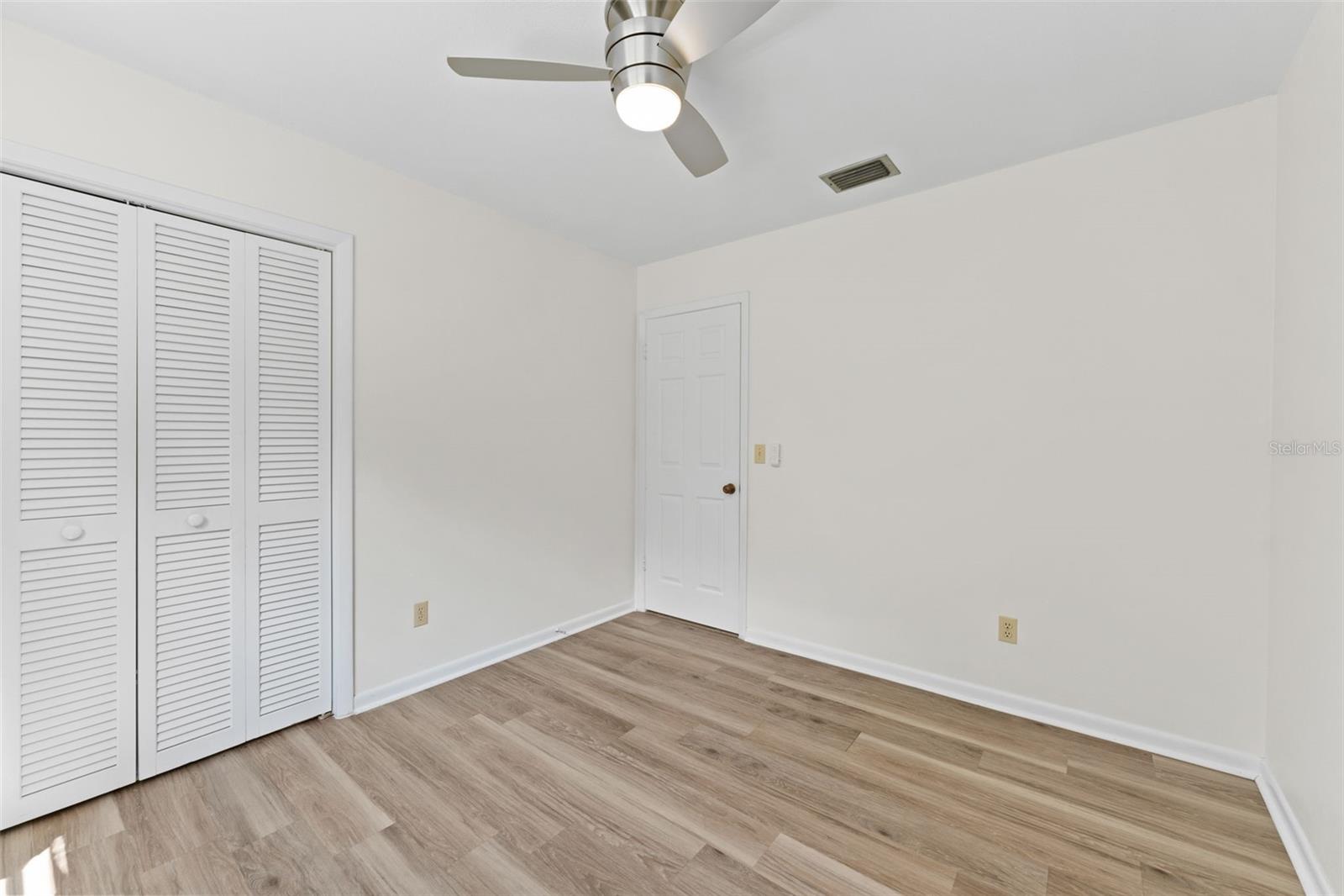 Image 20 of 40 For 1908 Village Avenue