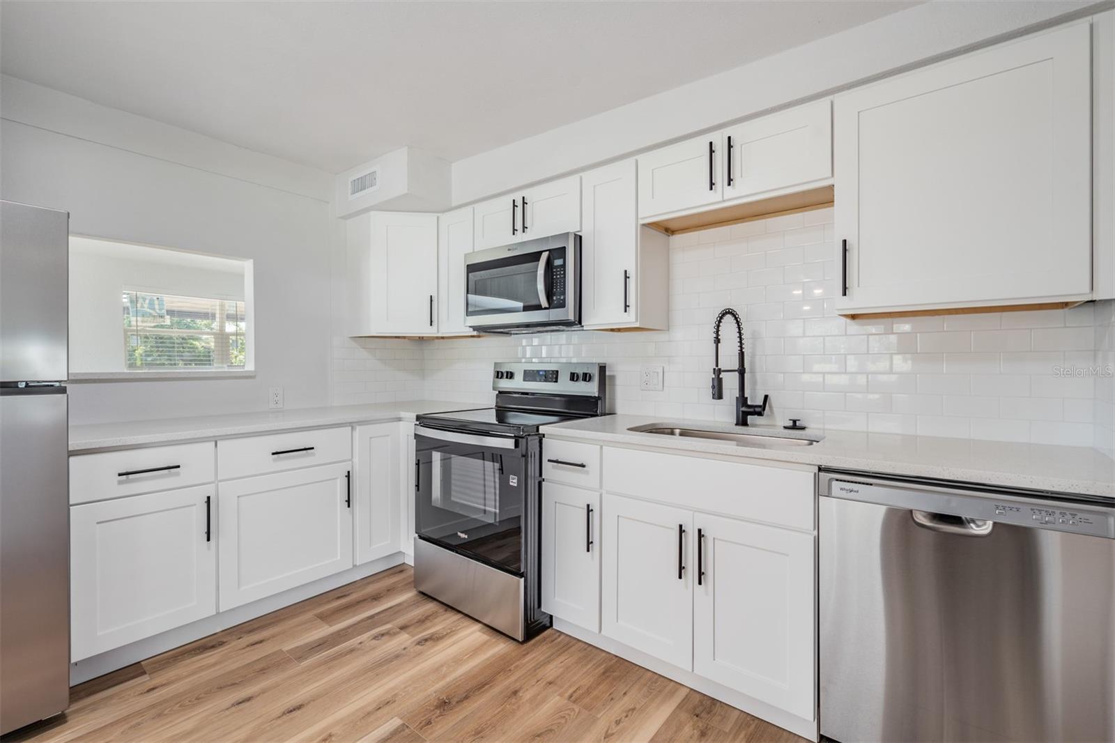 Image 10 of 28 For 1819 Grand Boulevard