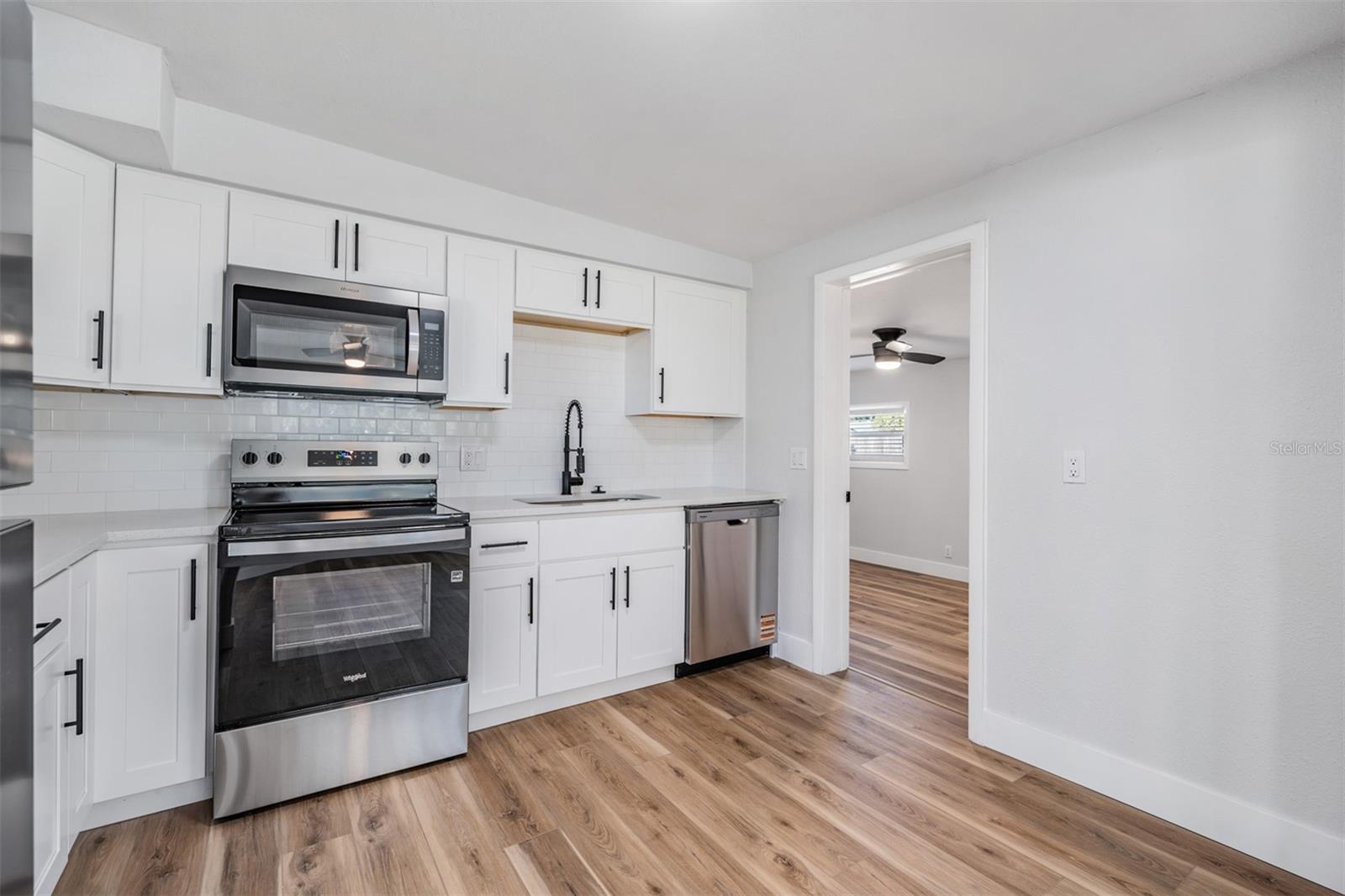 Image 11 of 28 For 1819 Grand Boulevard