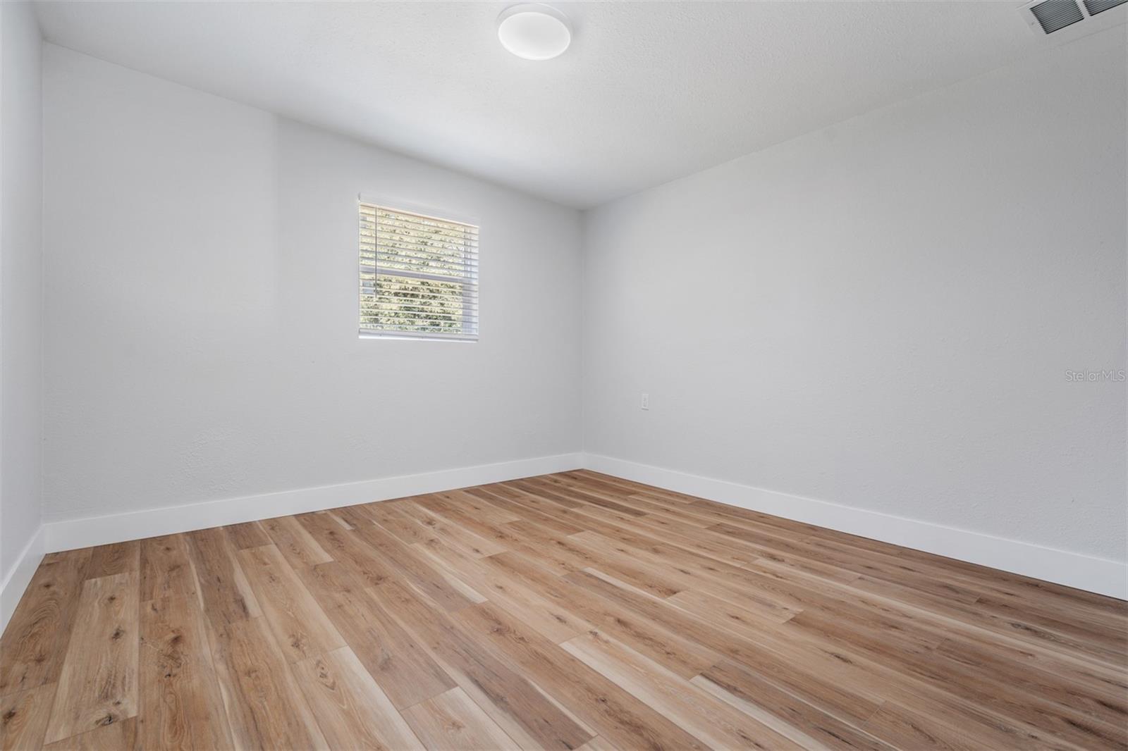 Image 15 of 28 For 1819 Grand Boulevard