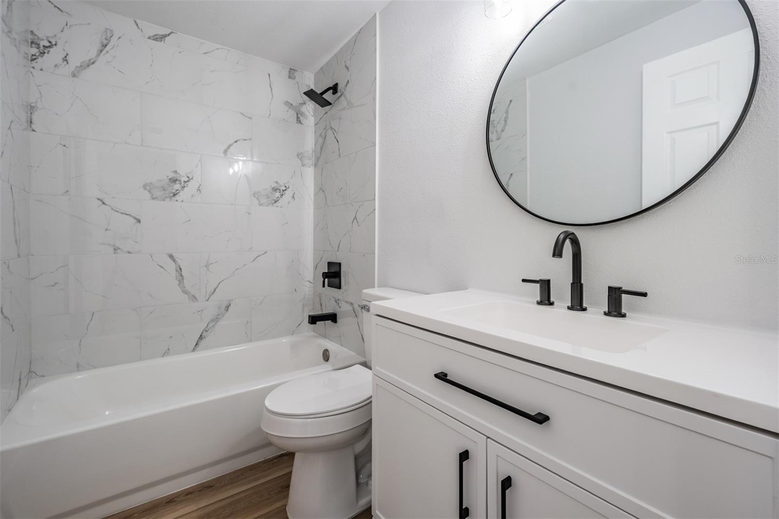 Image 16 of 28 For 1819 Grand Boulevard