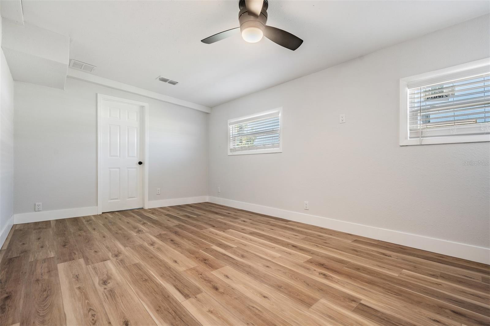 Image 17 of 28 For 1819 Grand Boulevard