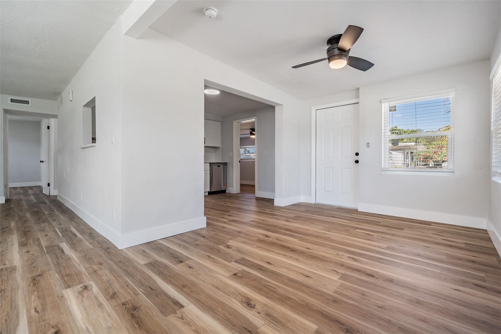 Image 6 of 28 For 1819 Grand Boulevard