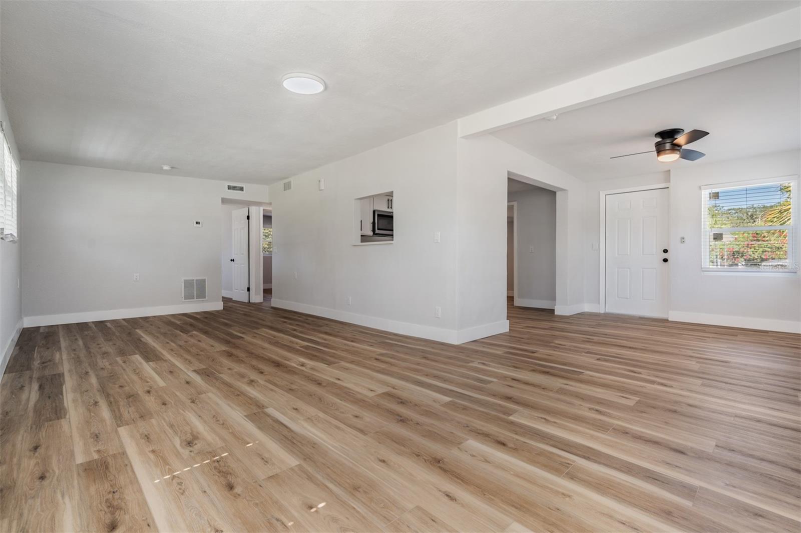 Image 7 of 28 For 1819 Grand Boulevard