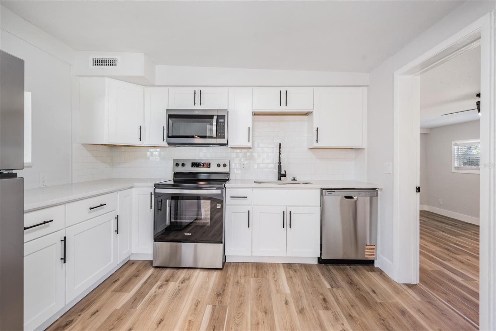 Image 8 of 28 For 1819 Grand Boulevard