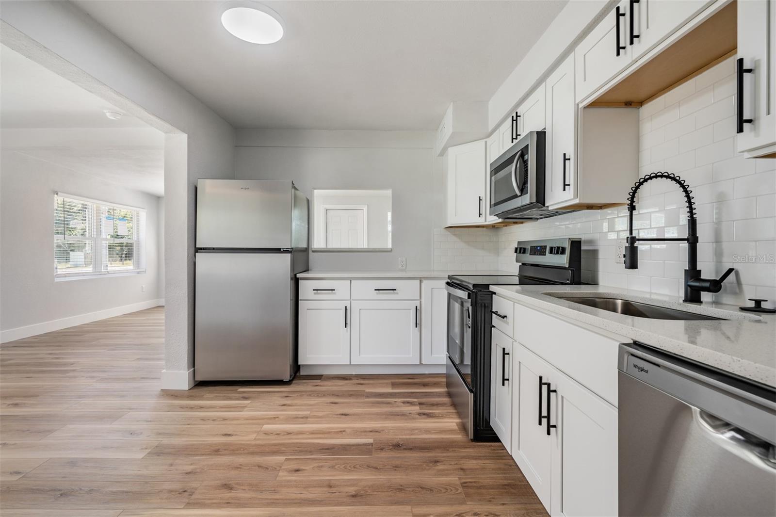 Image 9 of 28 For 1819 Grand Boulevard