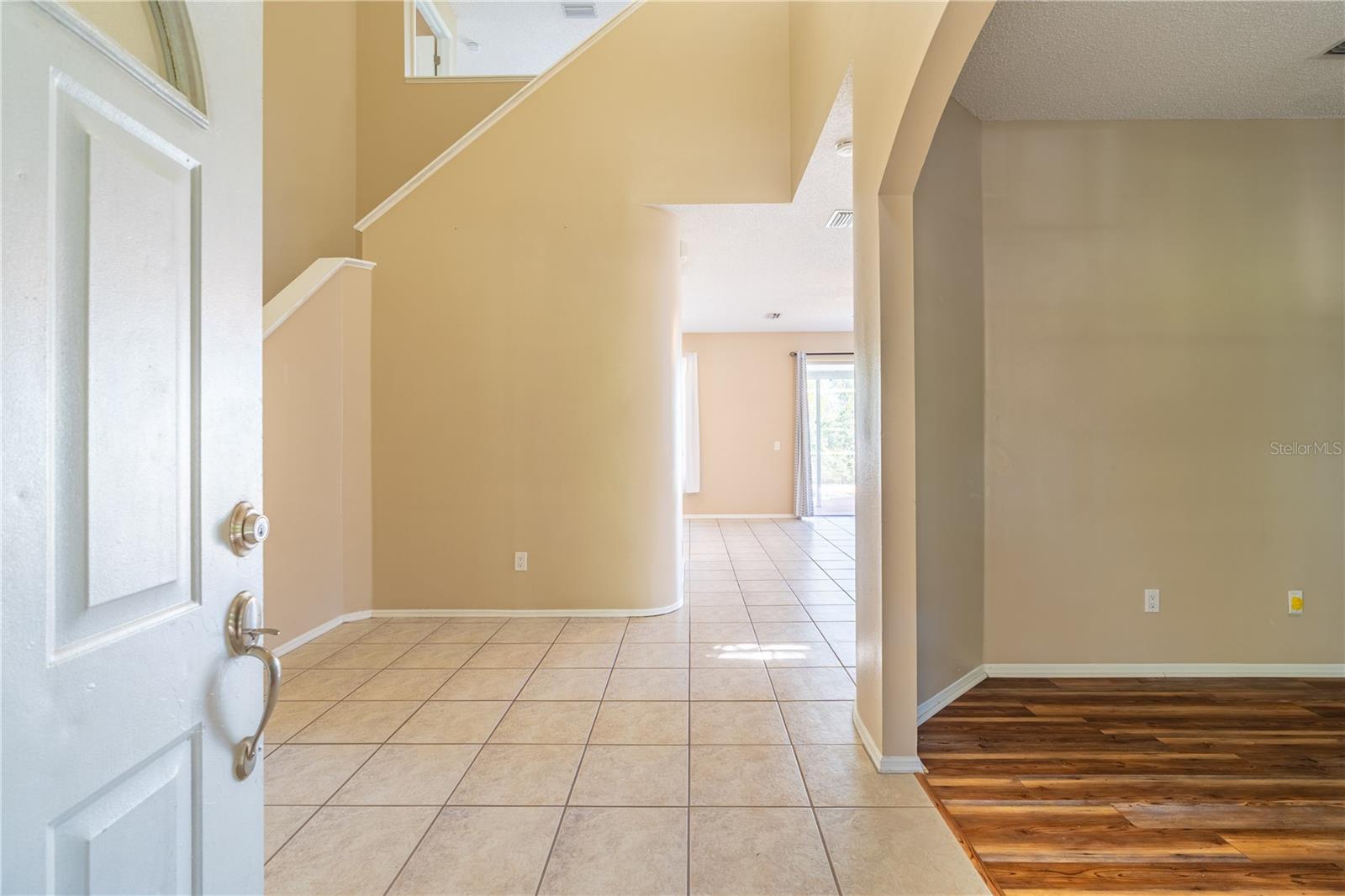 Image 14 of 58 For 504 Valencia Park Drive