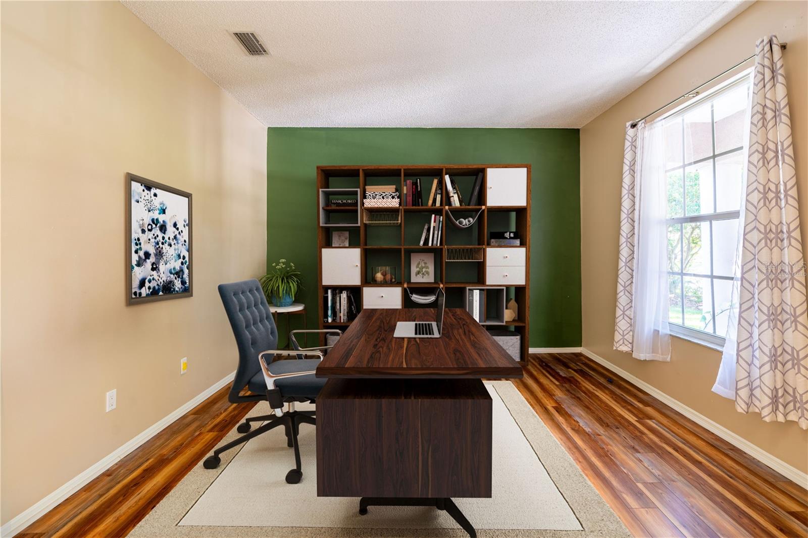 Image 17 of 58 For 504 Valencia Park Drive