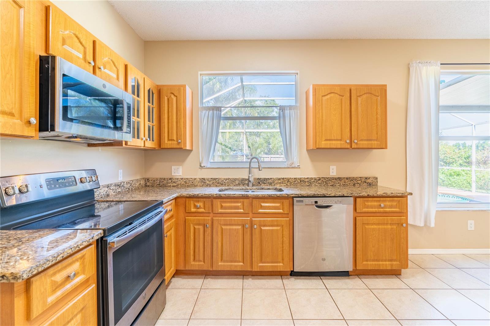 Image 27 of 58 For 504 Valencia Park Drive