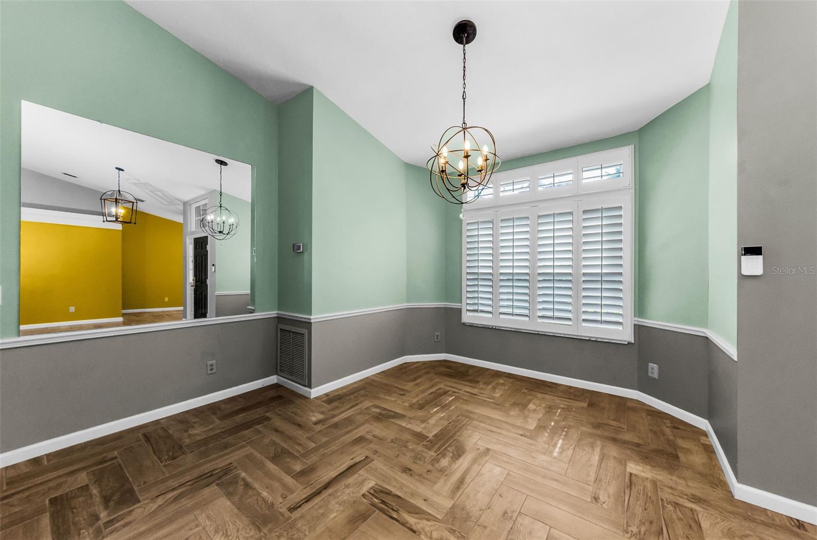 Image 14 of 82 For 3569 Ermine Path