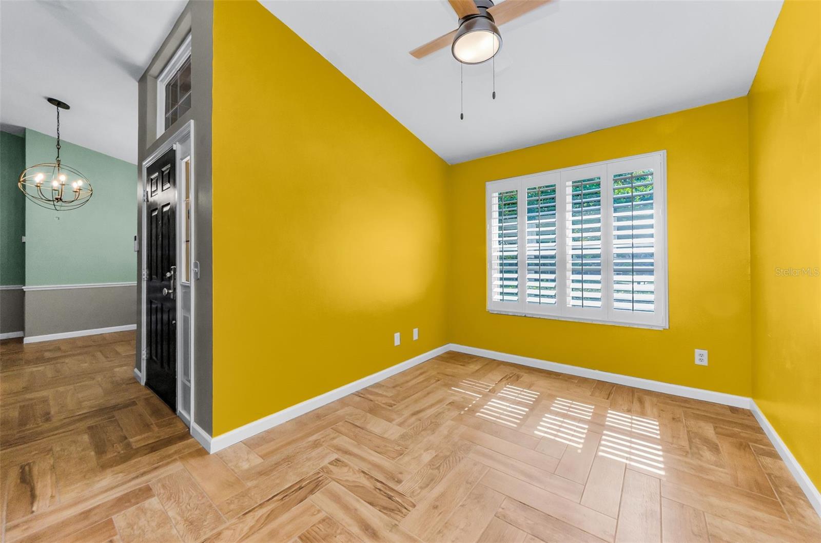 Image 15 of 82 For 3569 Ermine Path