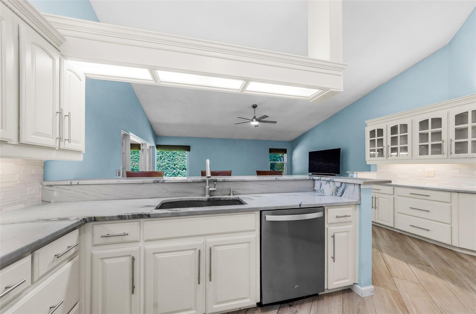 Image 38 of 82 For 3569 Ermine Path