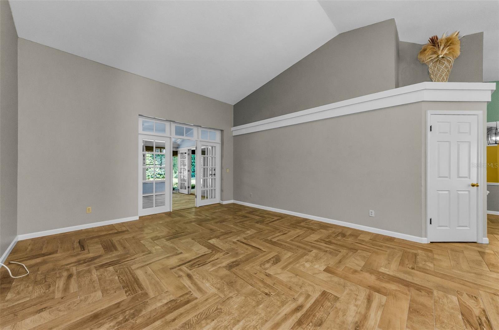 Image 4 of 82 For 3569 Ermine Path