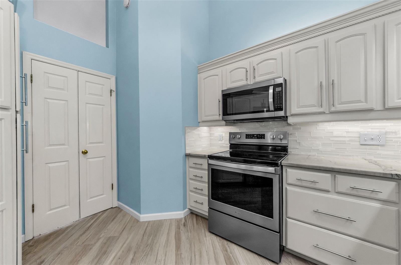 Image 42 of 82 For 3569 Ermine Path