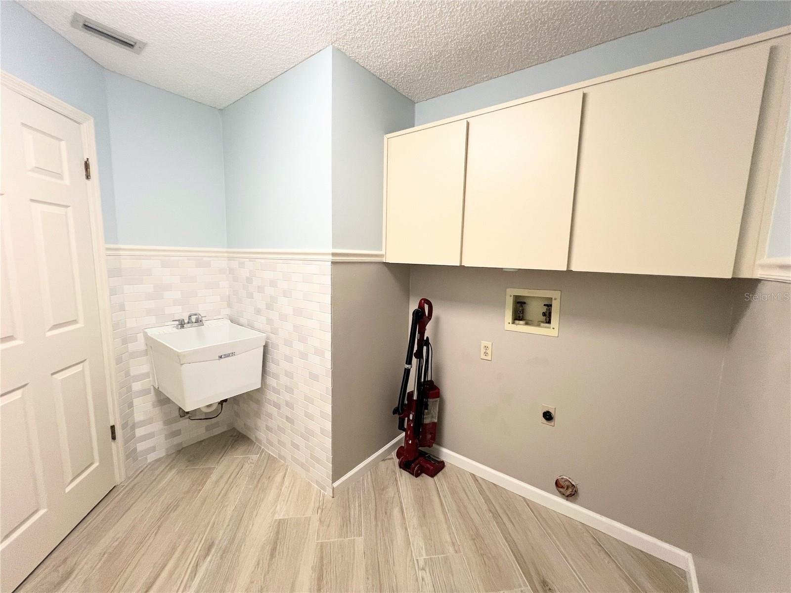 Image 60 of 82 For 3569 Ermine Path