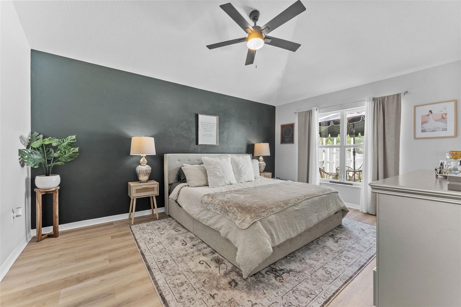 Listing photo id 12 for 1635 Hulett Drive
