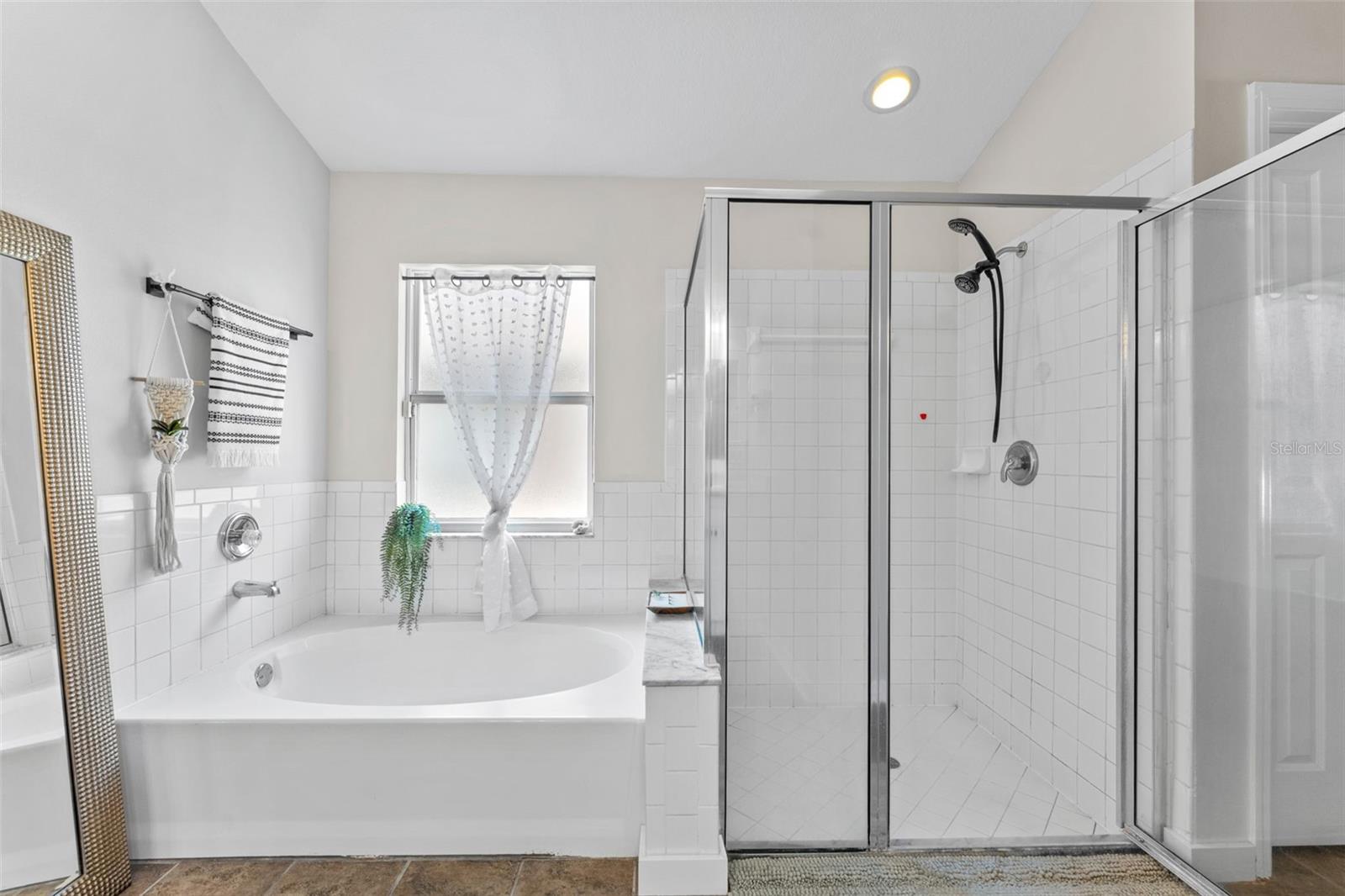Listing photo id 14 for 1635 Hulett Drive