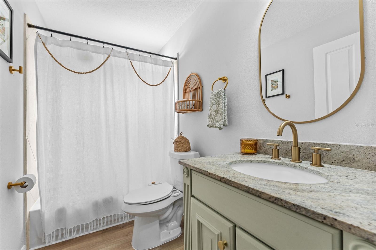 Listing photo id 16 for 1635 Hulett Drive