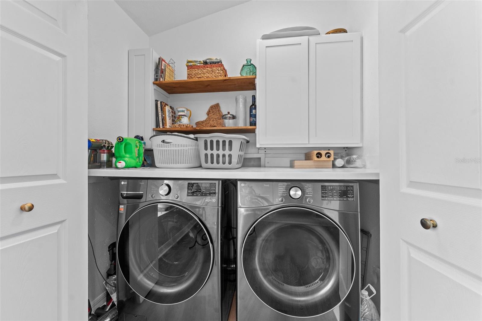 Listing photo id 18 for 1635 Hulett Drive