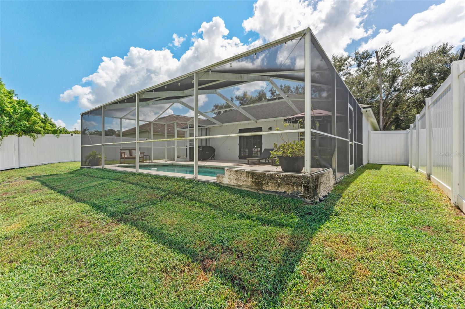 Listing photo id 22 for 1635 Hulett Drive