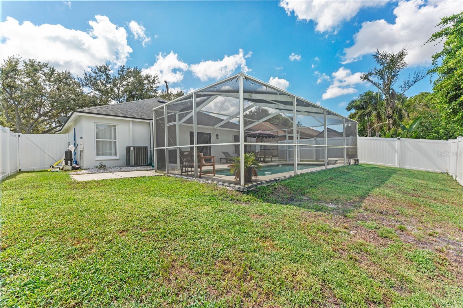 Listing photo id 23 for 1635 Hulett Drive