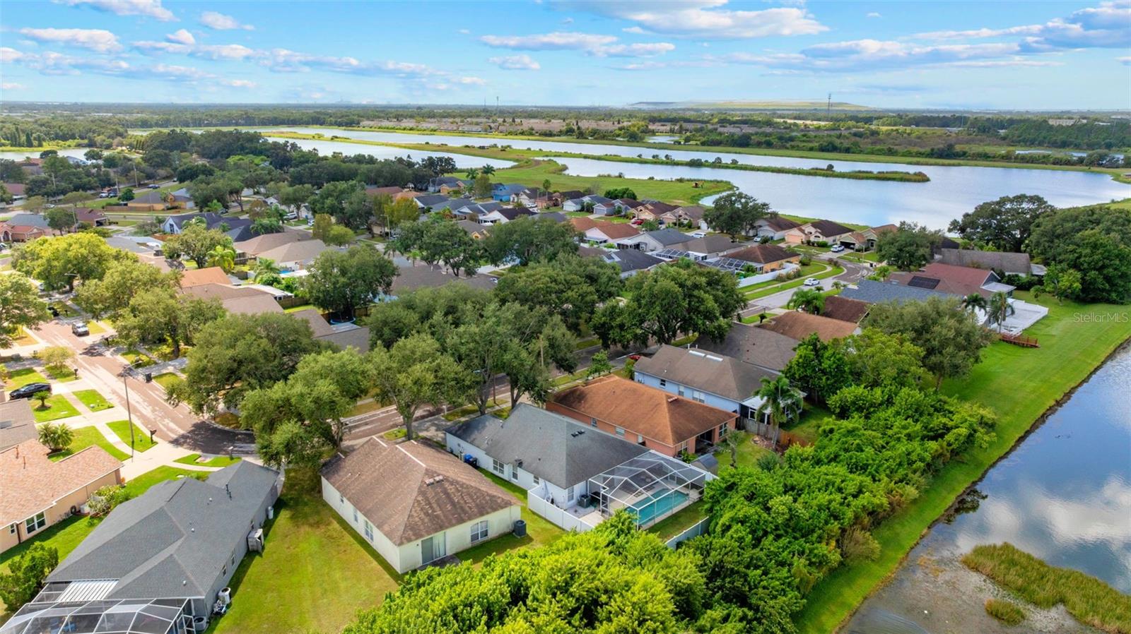 Listing photo id 24 for 1635 Hulett Drive