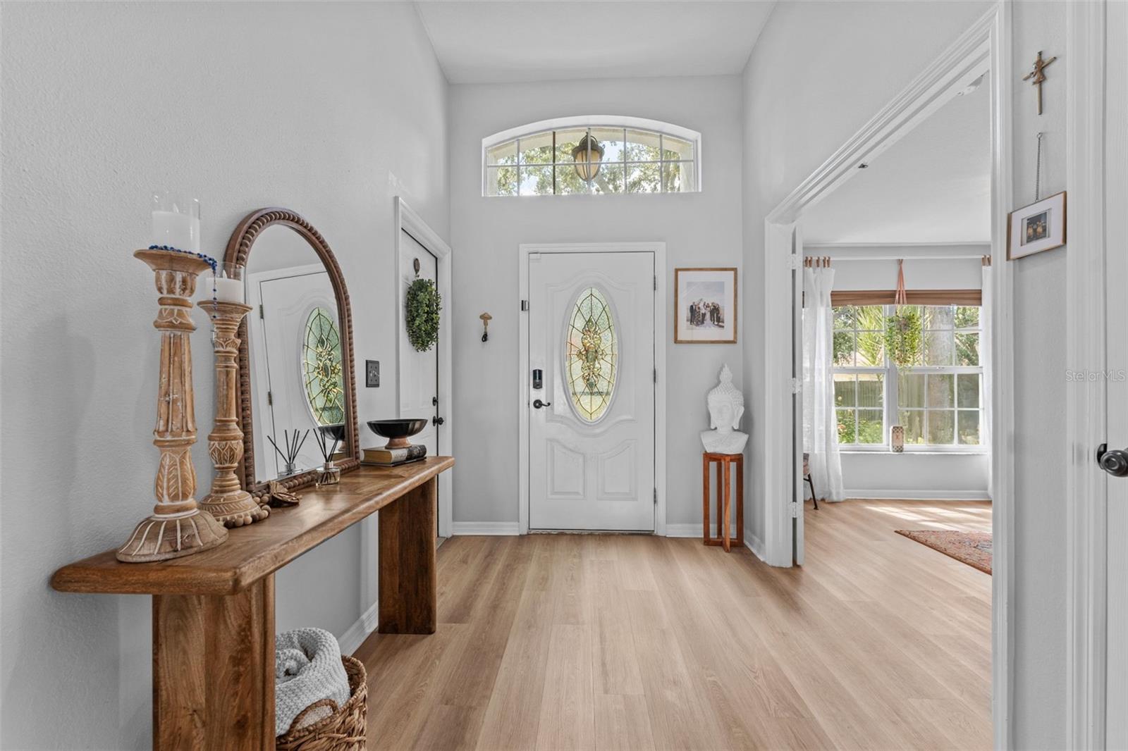 Listing photo id 2 for 1635 Hulett Drive
