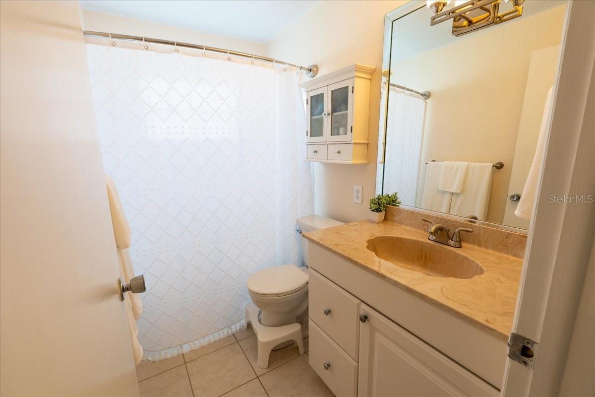 Image 12 of 25 For 861 Karen Street