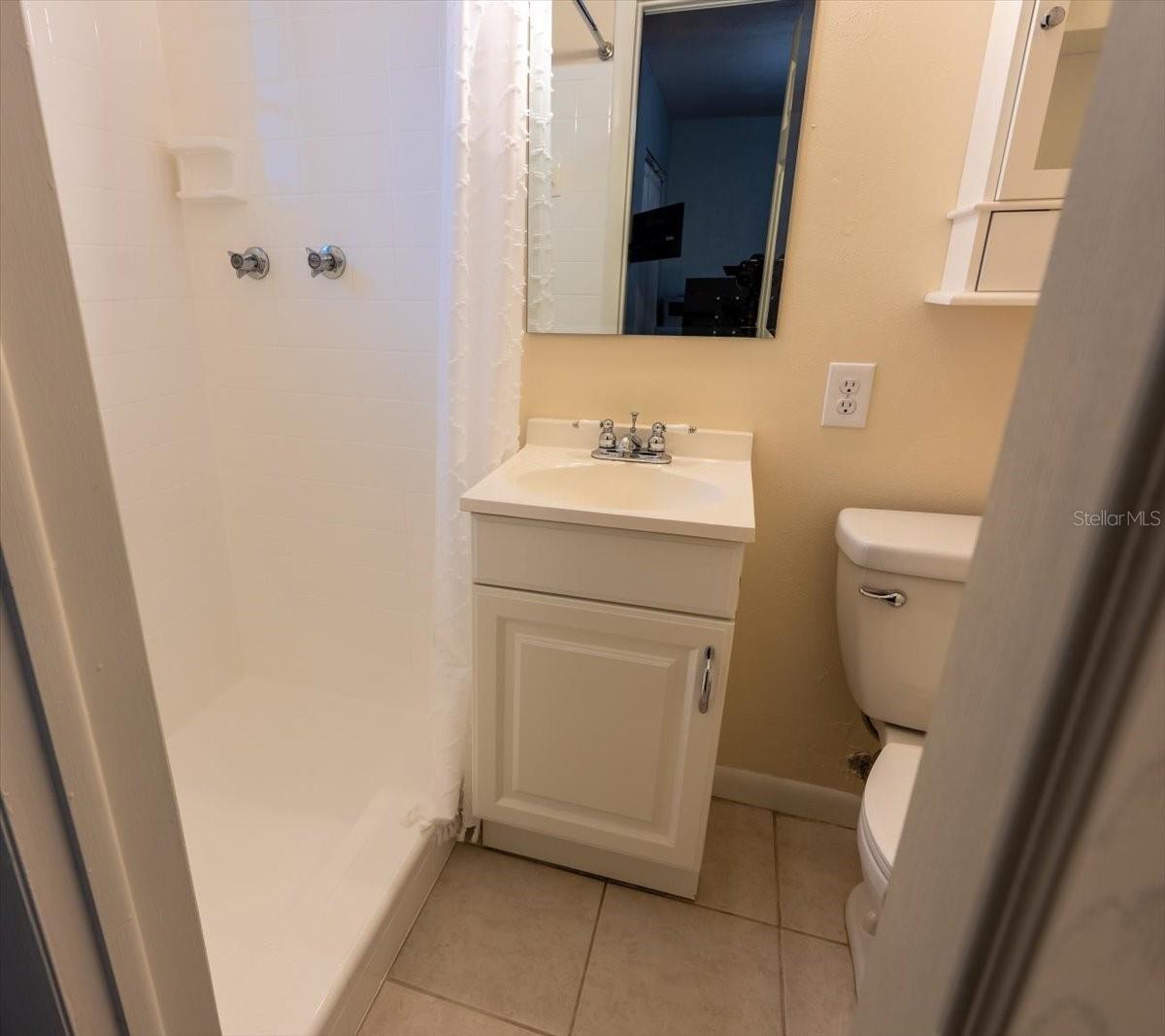 Image 15 of 25 For 861 Karen Street